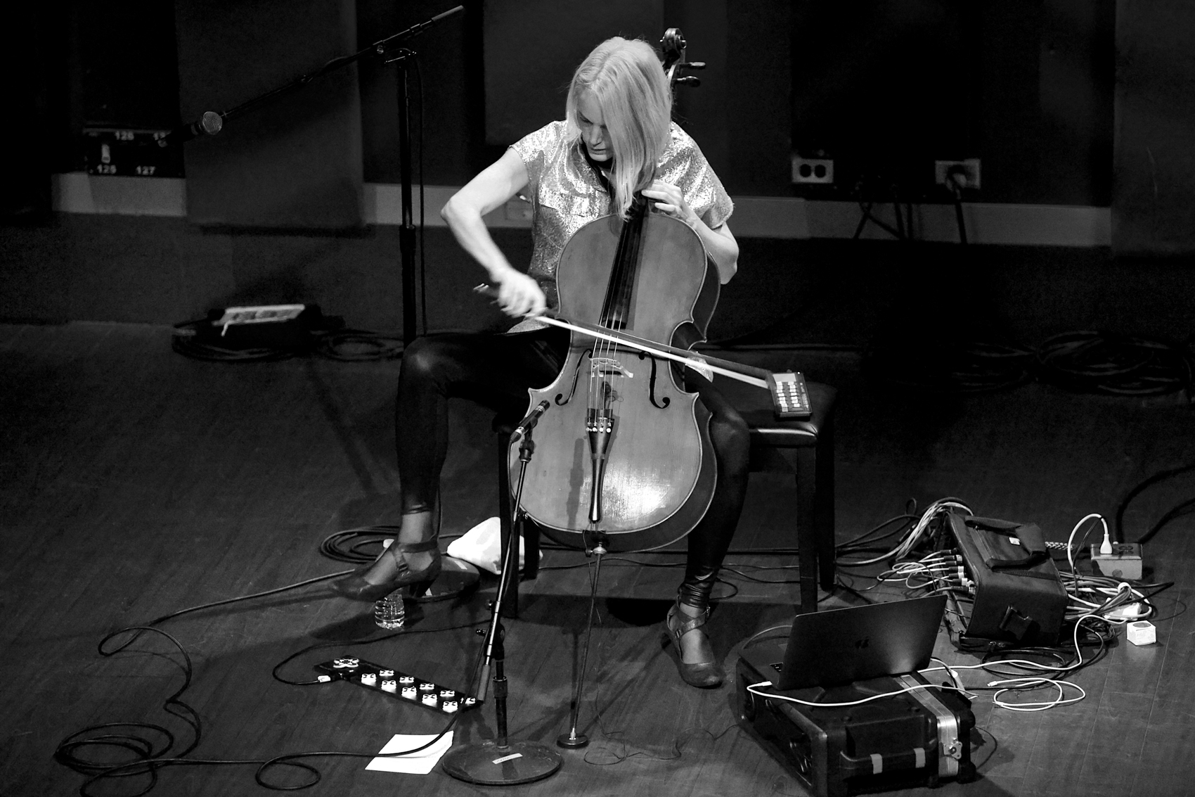 Zo Keating
World Cafe Live
Philadelphia, Pa
November 28, 2018

DerekBrad.com